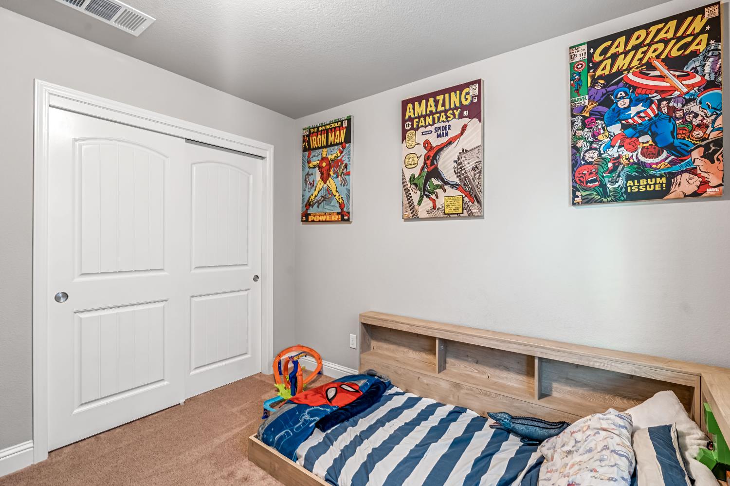 2424 Las Rosas Ave, Clovis, CA 93619