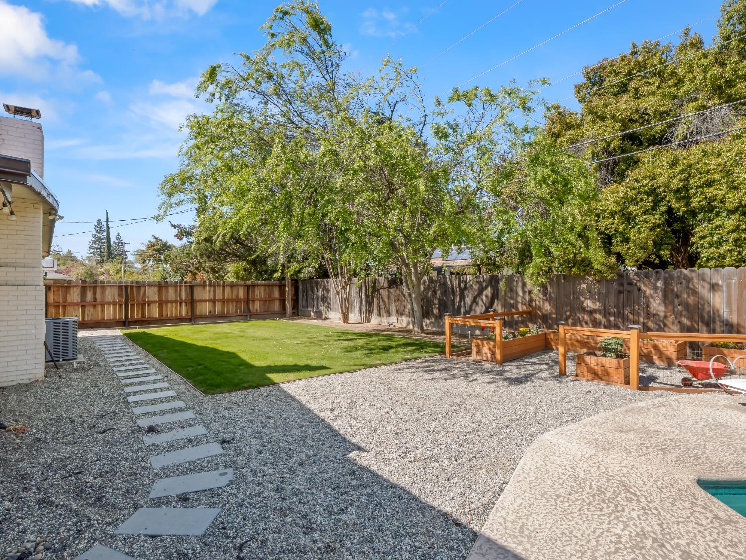 442 W Mesa Ave, Fresno, CA 93704