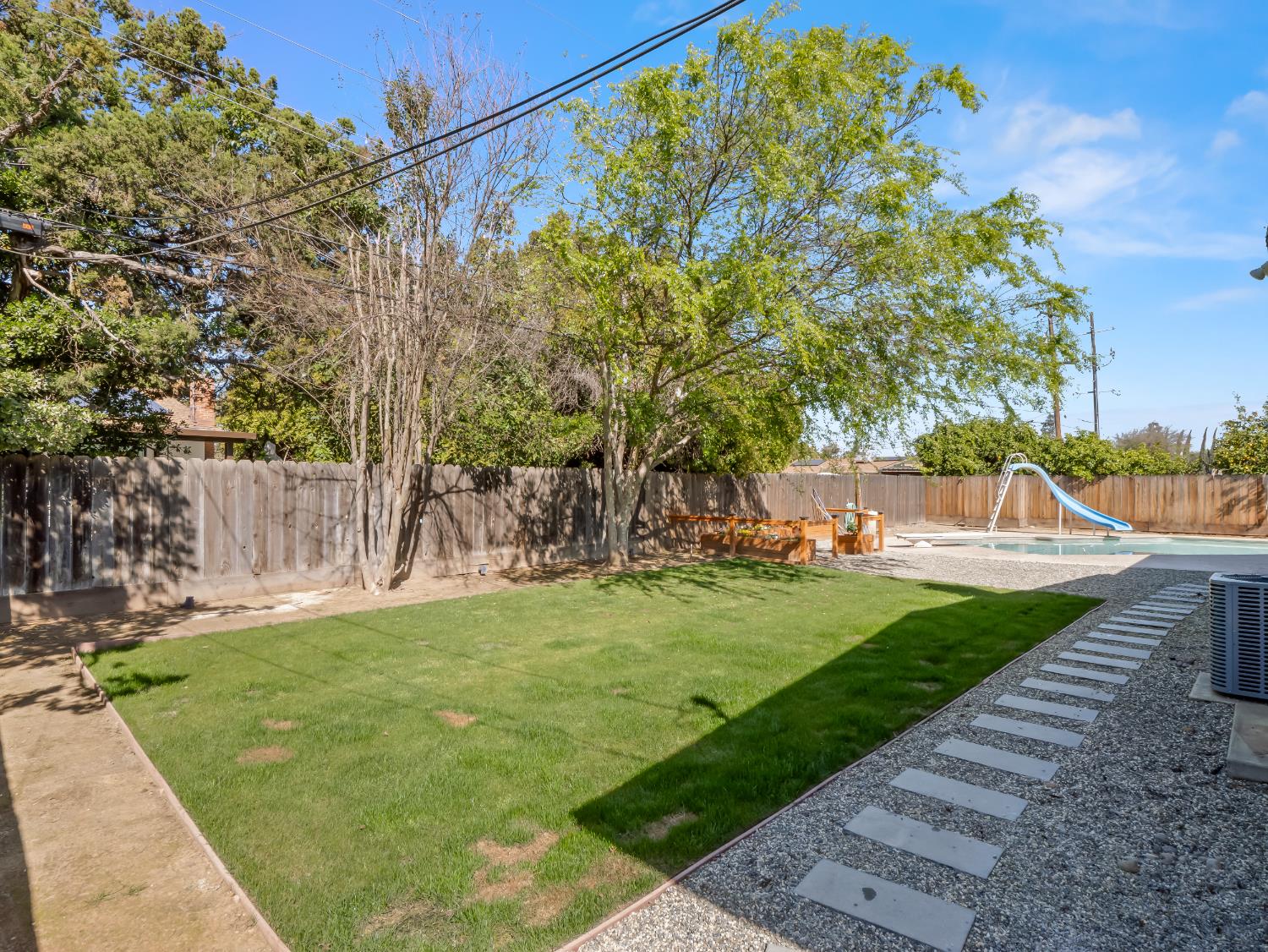 442 W Mesa Ave, Fresno, CA 93704