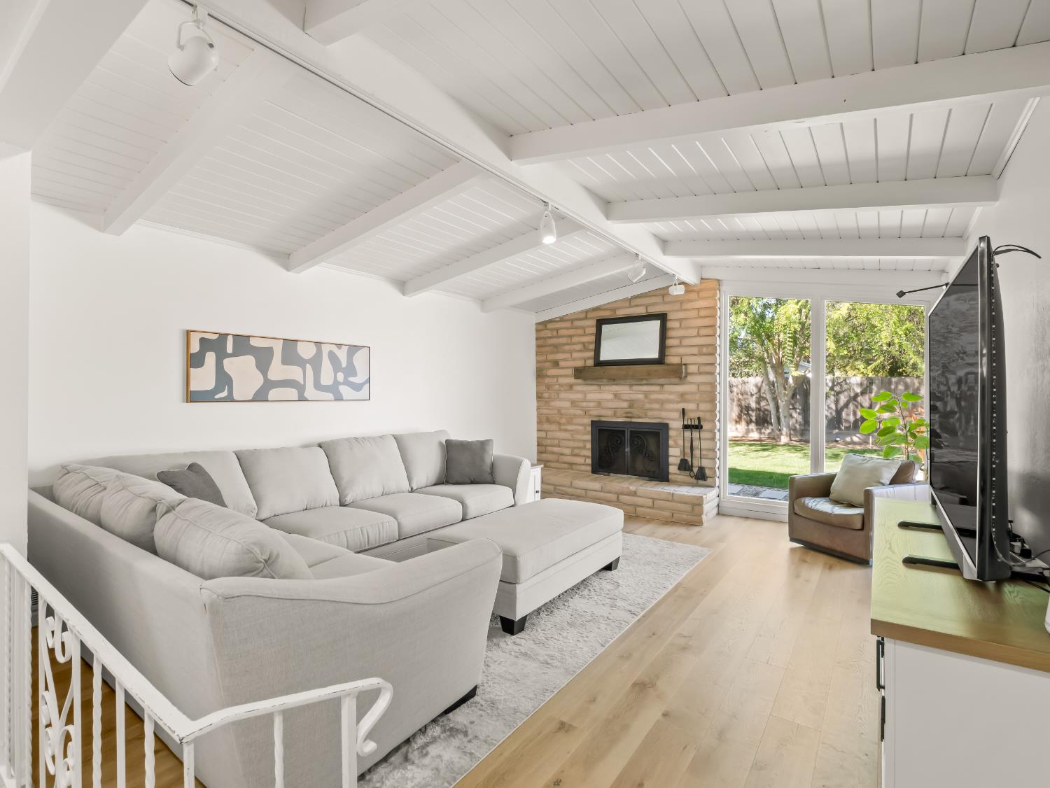 442 W Mesa Ave, Fresno, CA 93704