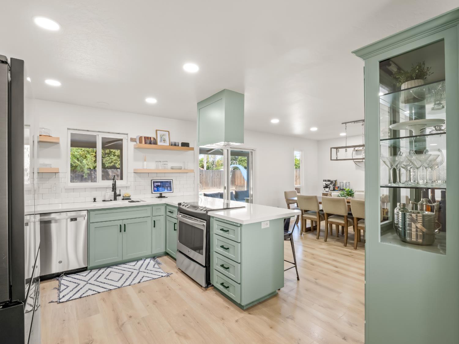 442 W Mesa Ave, Fresno, CA 93704