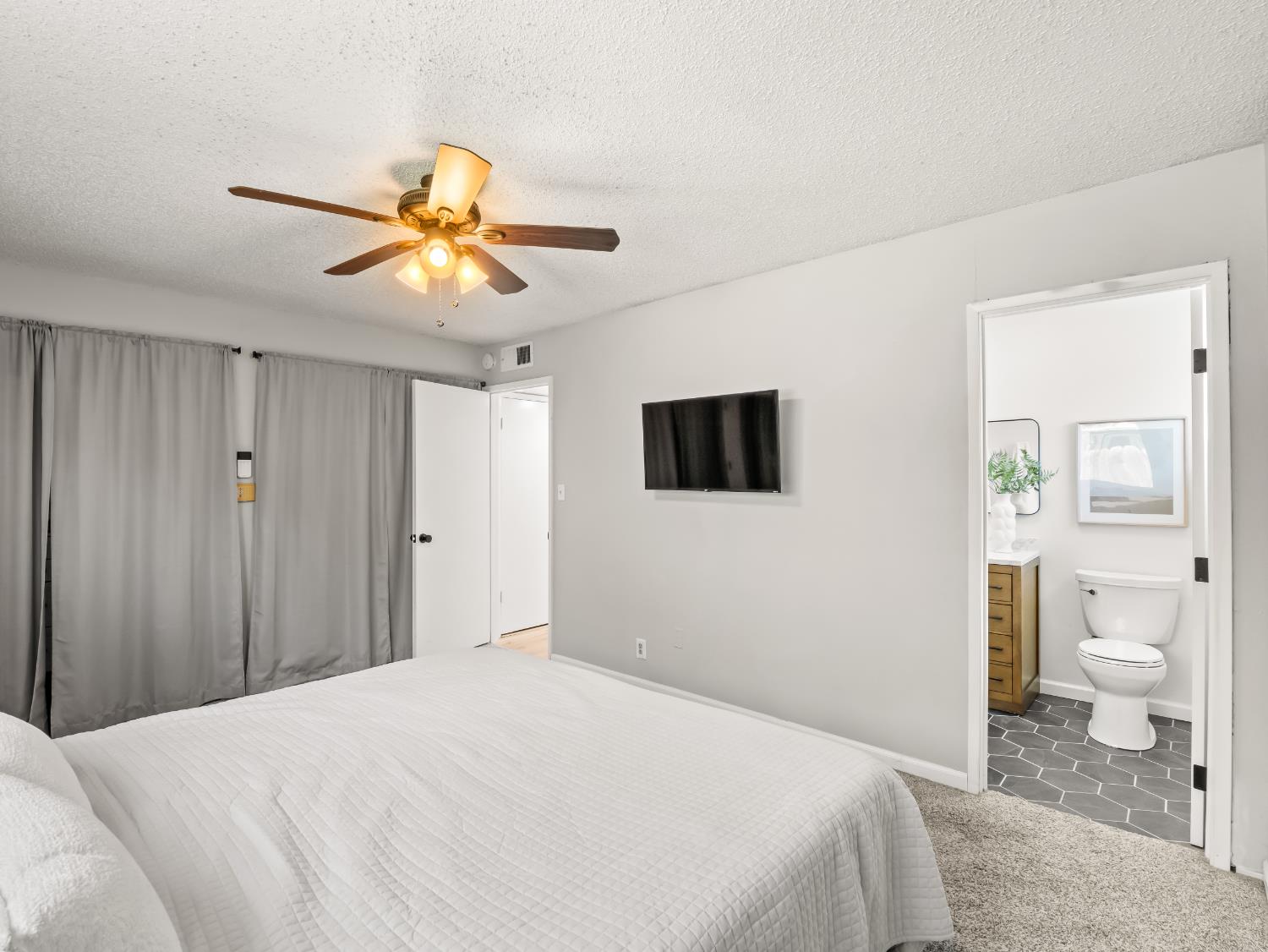 442 W Mesa Ave, Fresno, CA 93704