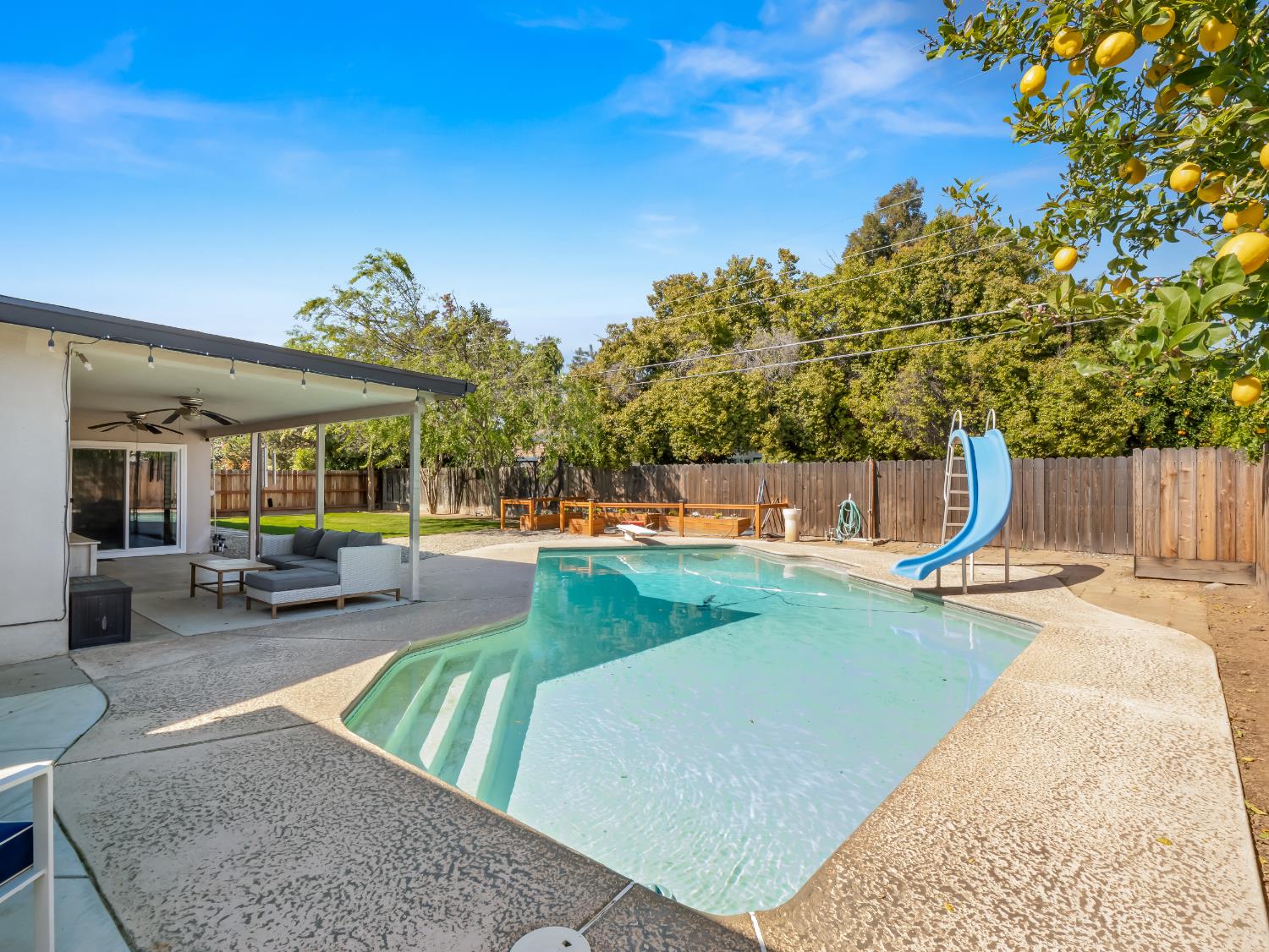 442 W Mesa Ave, Fresno, CA 93704