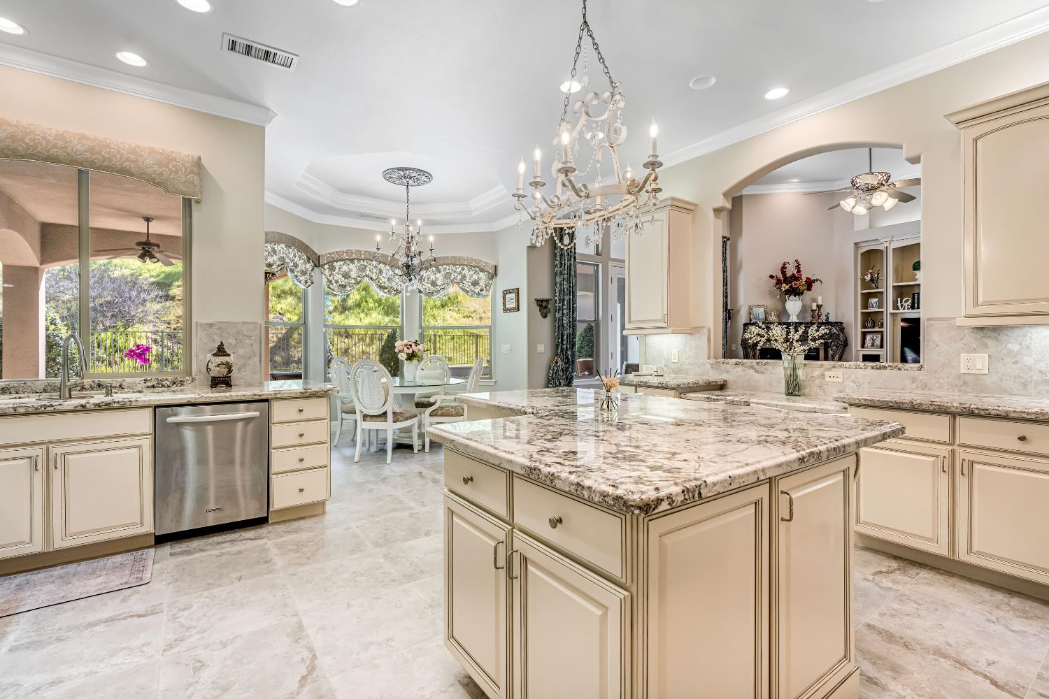 21844 Fairway Oaks Ln, Friant, CA 93626