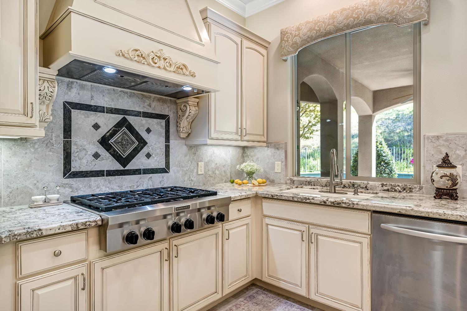 21844 Fairway Oaks Ln, Friant, CA 93626