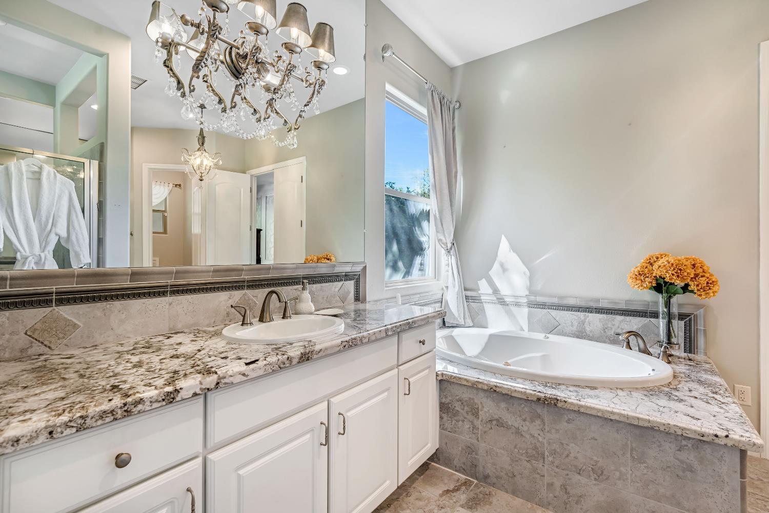 21844 Fairway Oaks Ln, Friant, CA 93626