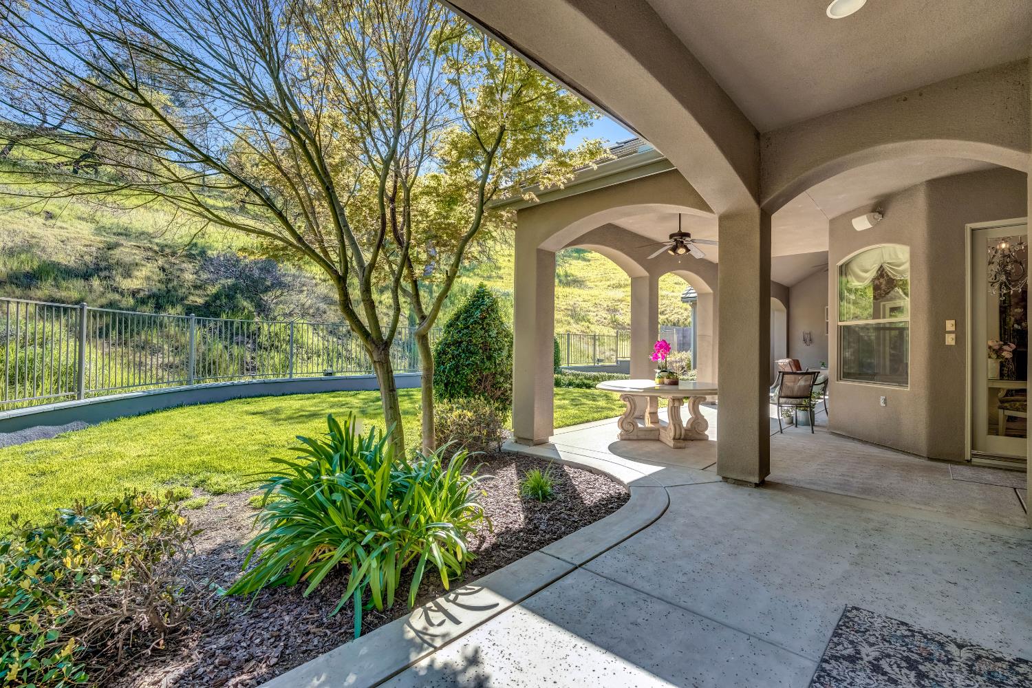 21844 Fairway Oaks Ln, Friant, CA 93626