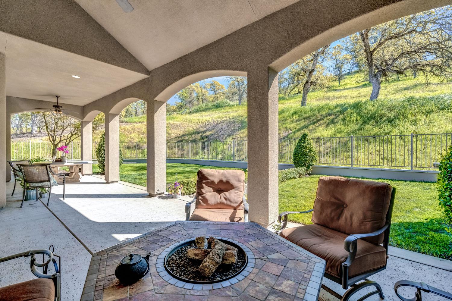 21844 Fairway Oaks Ln, Friant, CA 93626