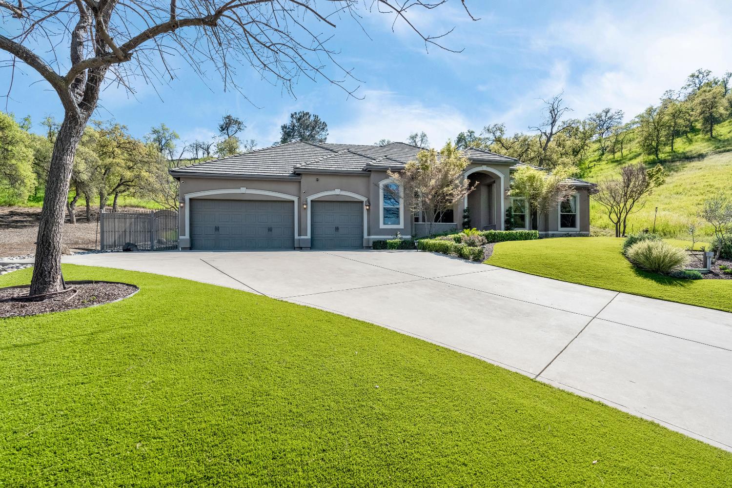 21844 Fairway Oaks Ln, Friant, CA 93626