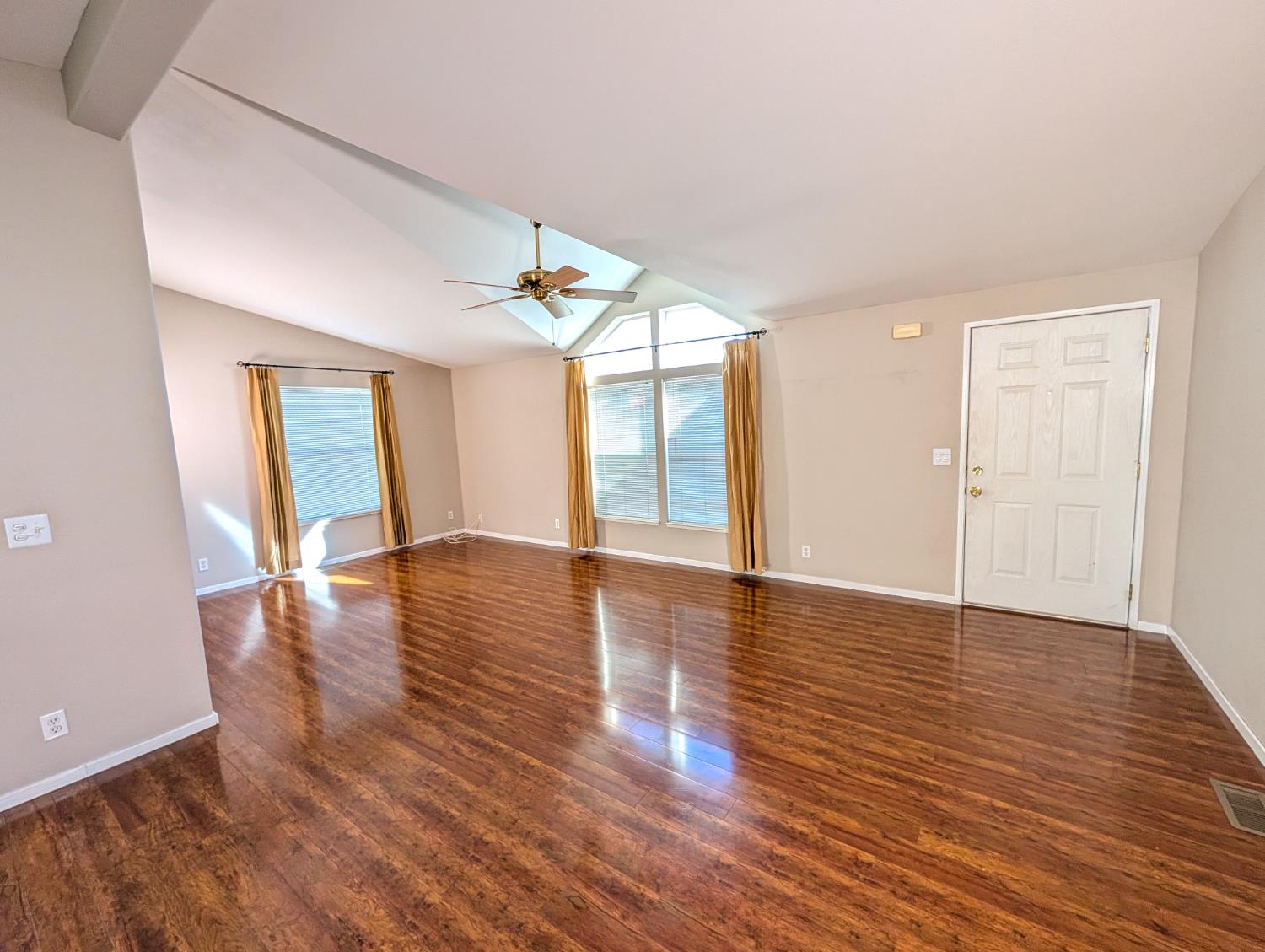 1001 Sylmar Ave #131, Clovis, CA 93612