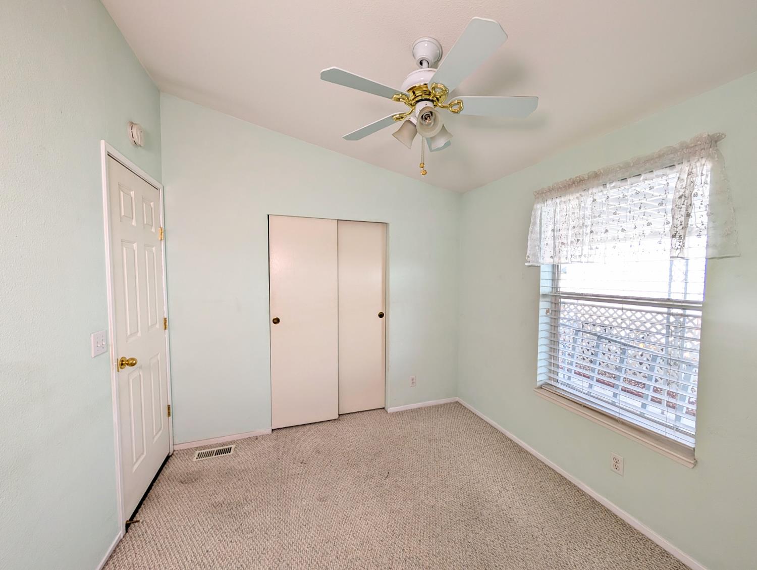 1001 Sylmar Ave #131, Clovis, CA 93612