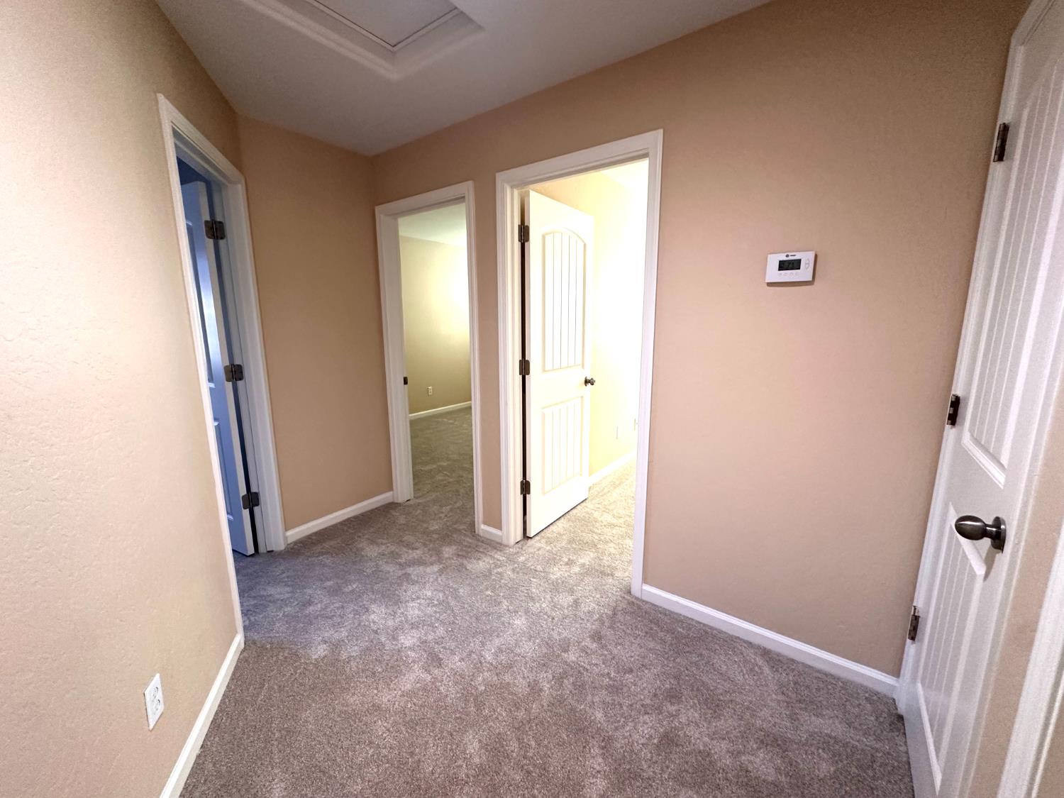 2582 N Antioch, Fresno, CA 93722