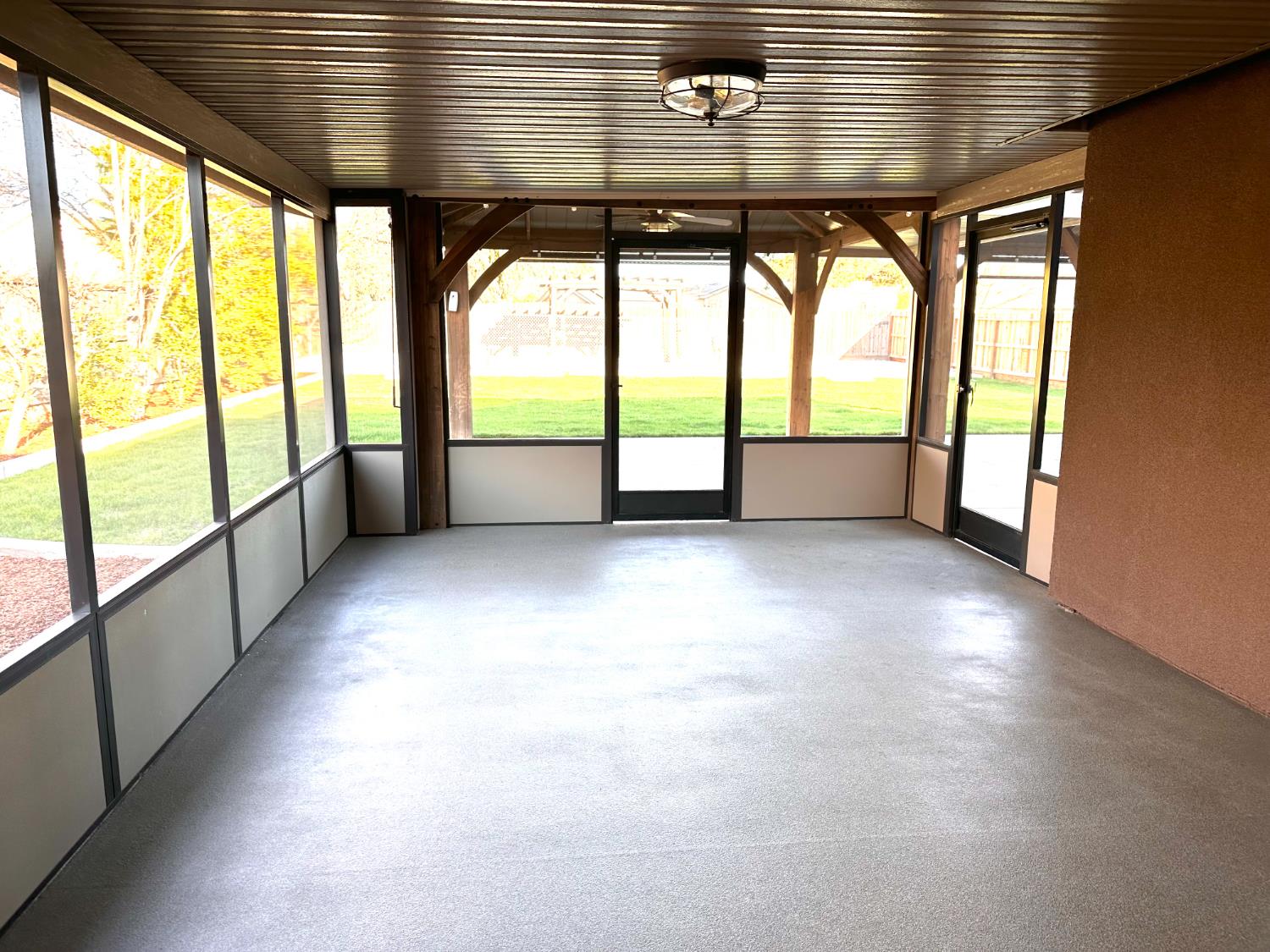 2582 N Antioch, Fresno, CA 93722