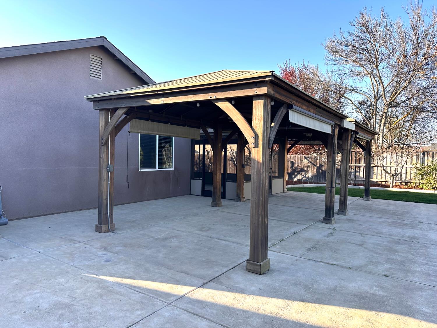 2582 N Antioch, Fresno, CA 93722