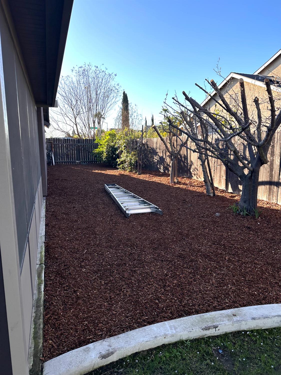 2582 N Antioch, Fresno, CA 93722