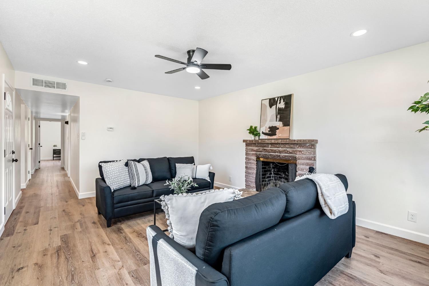 1442 S Recreation Ave, Fresno, CA 93702