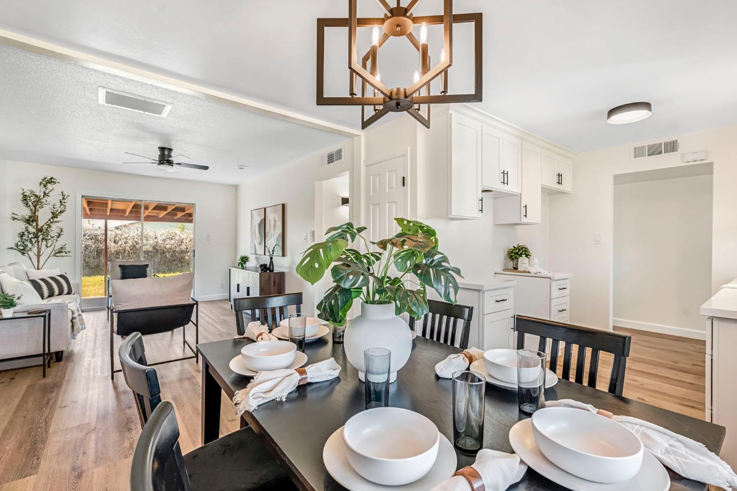 1442 S Recreation Ave, Fresno, CA 93702