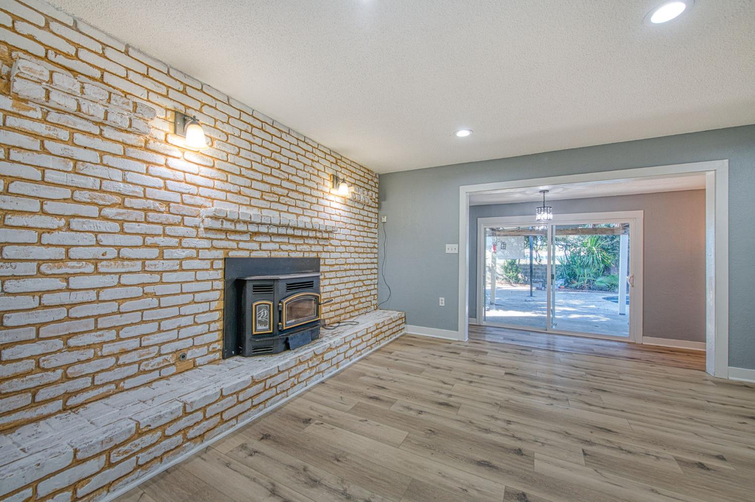 5435 N Bond St, Fresno, CA 93710