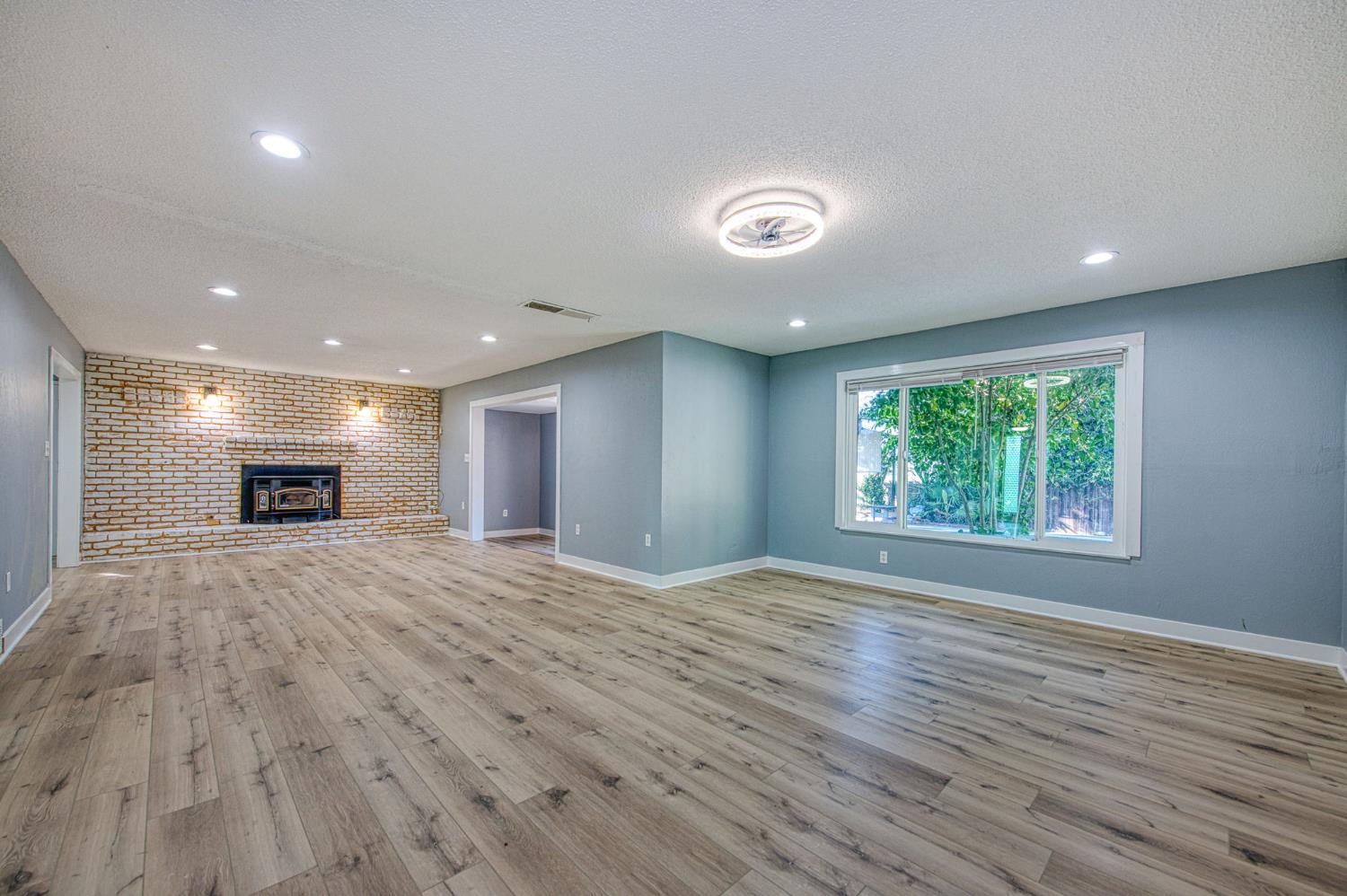 5435 N Bond St, Fresno, CA 93710