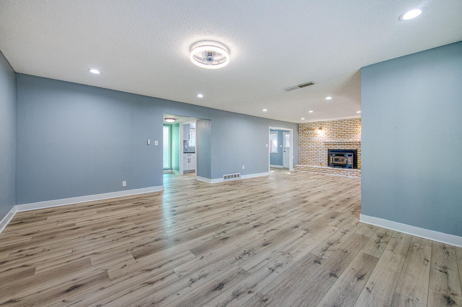 5435 N Bond St, Fresno, CA 93710