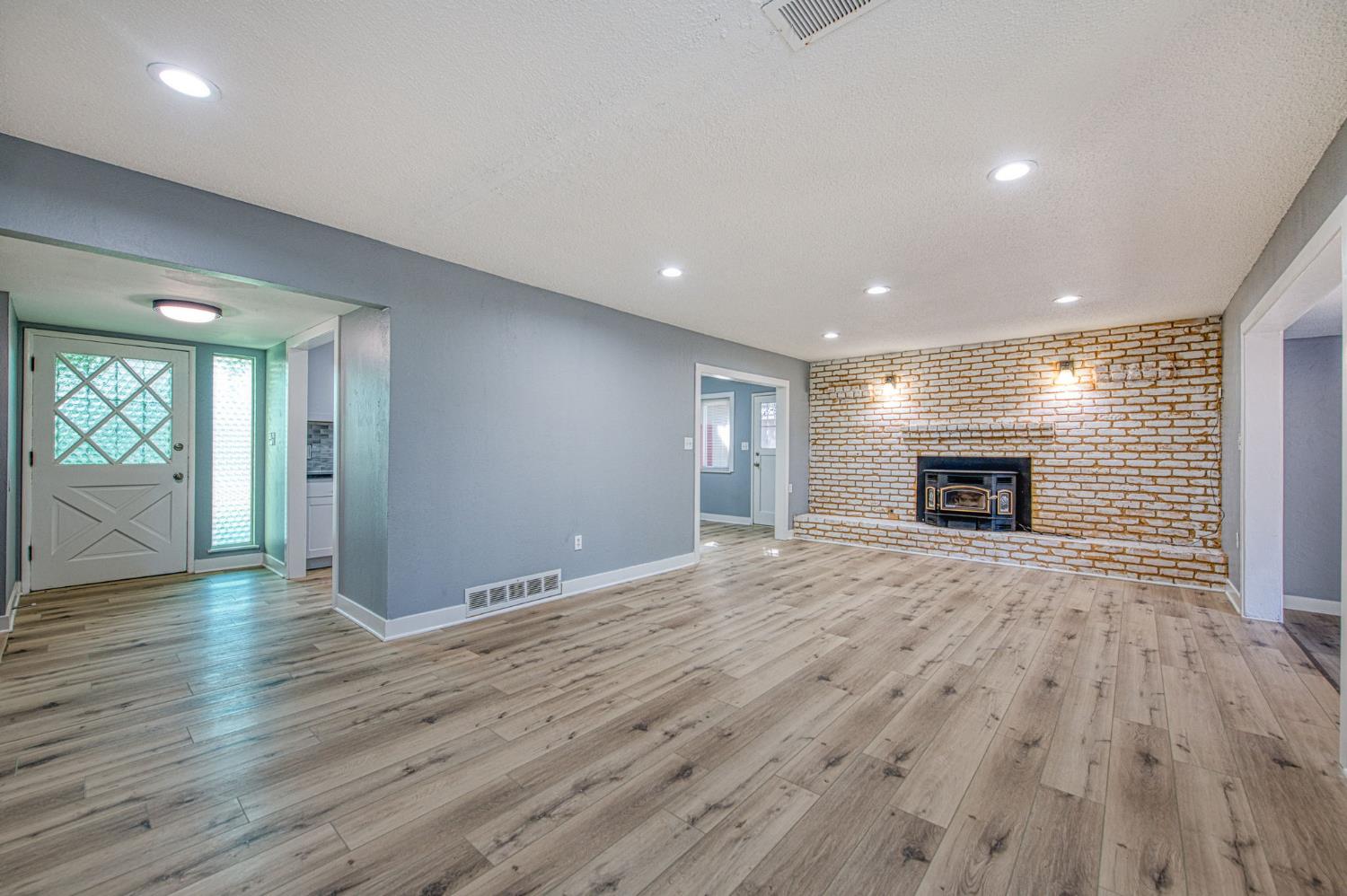 5435 N Bond St, Fresno, CA 93710