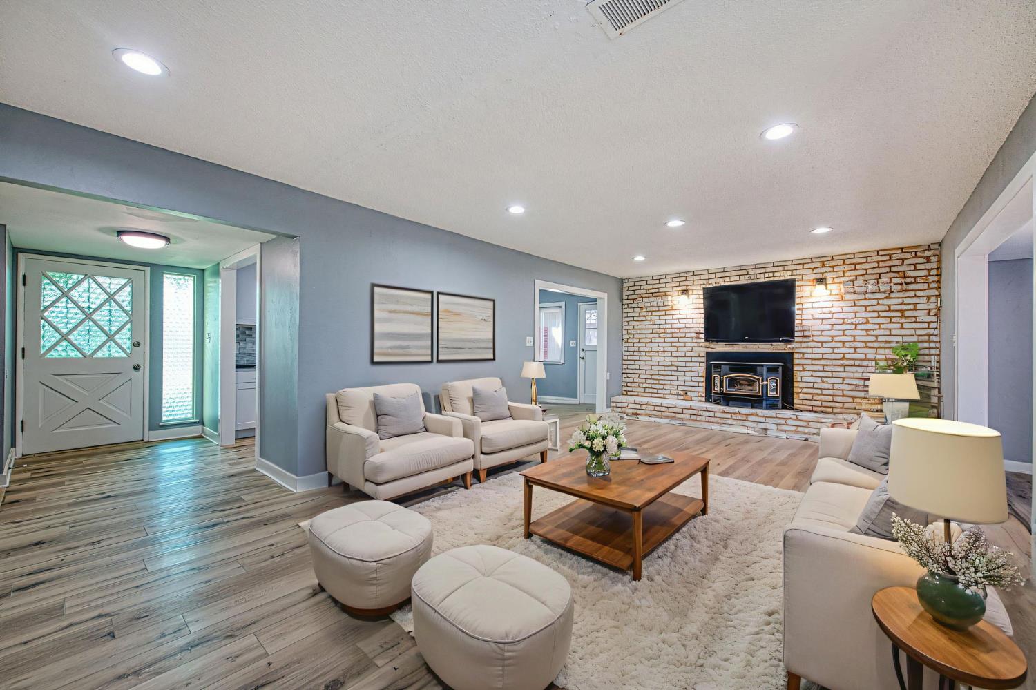 5435 N Bond St, Fresno, CA 93710