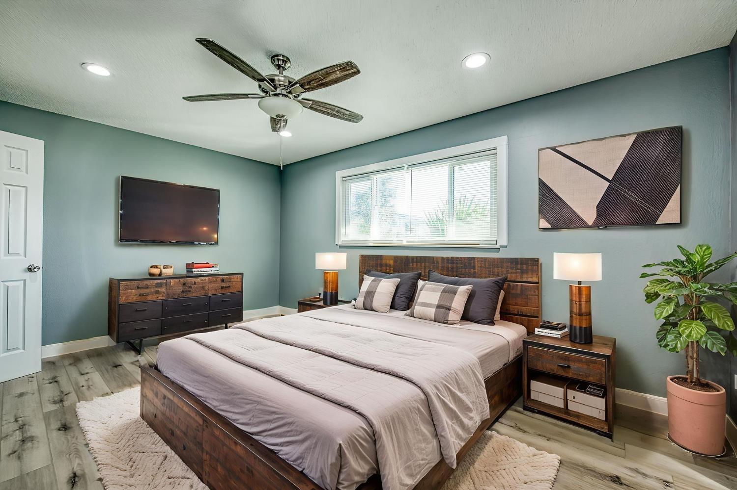 5435 N Bond St, Fresno, CA 93710