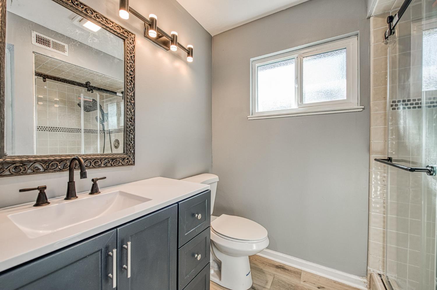 5435 N Bond St, Fresno, CA 93710