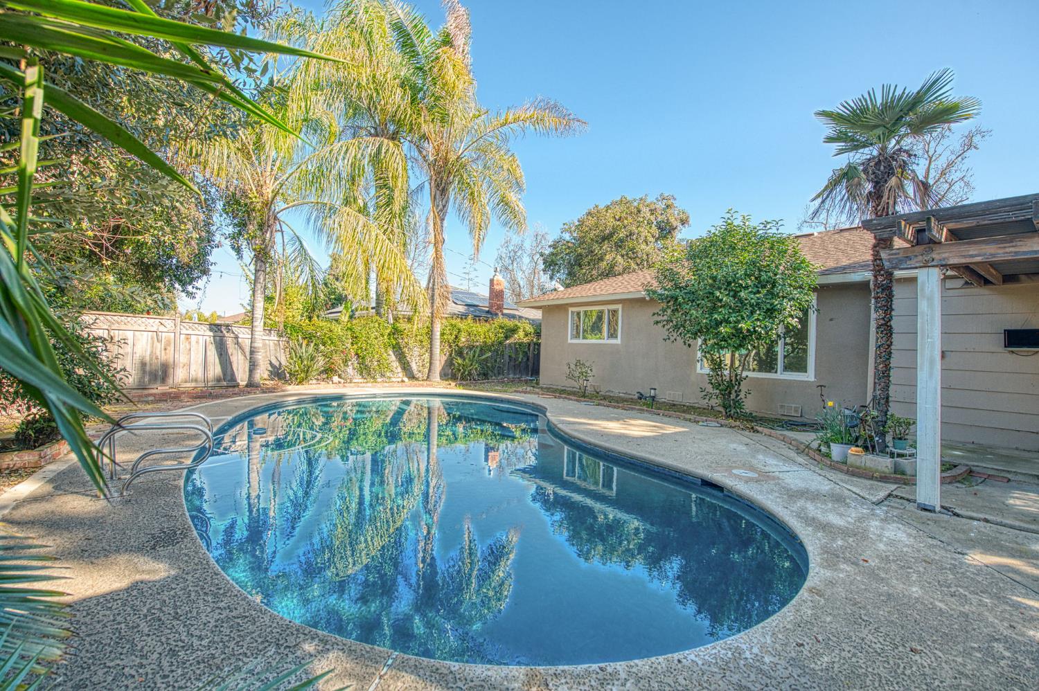 5435 N Bond St, Fresno, CA 93710