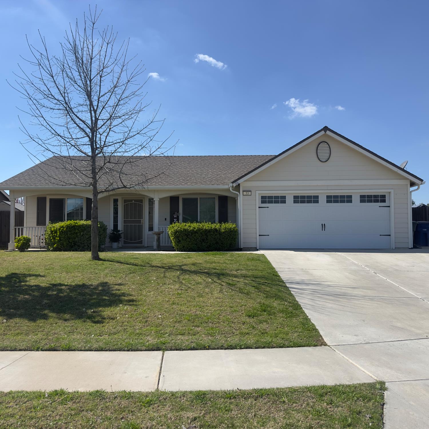 53 Dalton Ave, Sanger, CA 93657