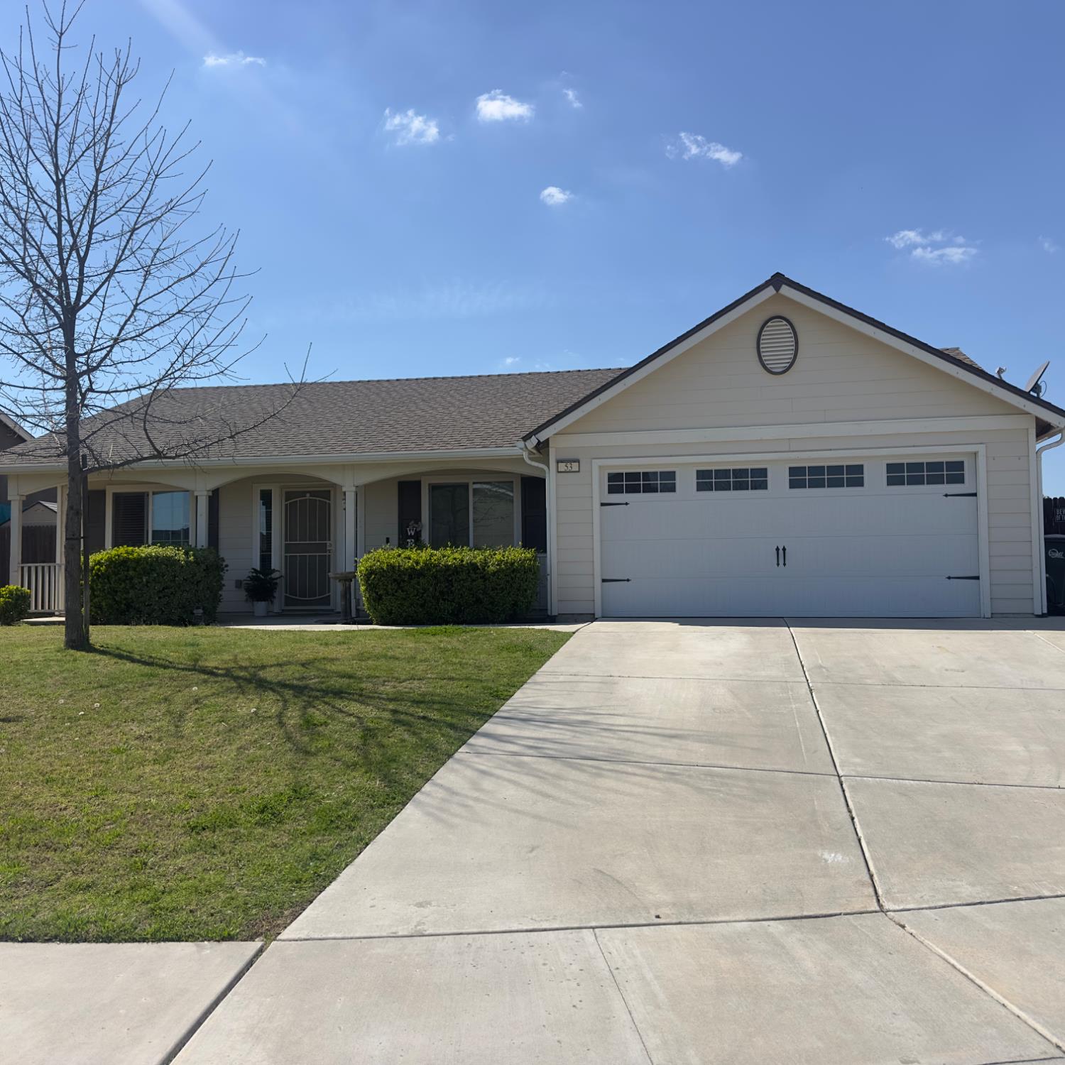 53 Dalton Ave, Sanger, CA 93657