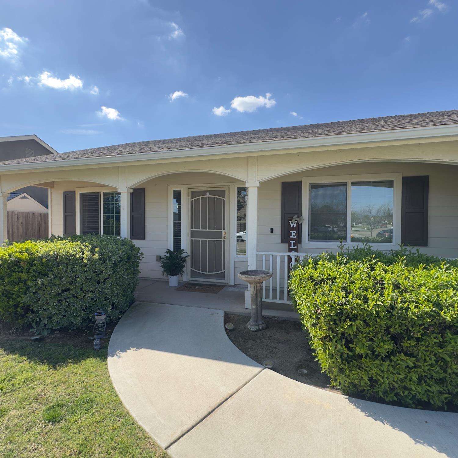 53 Dalton Ave, Sanger, CA 93657
