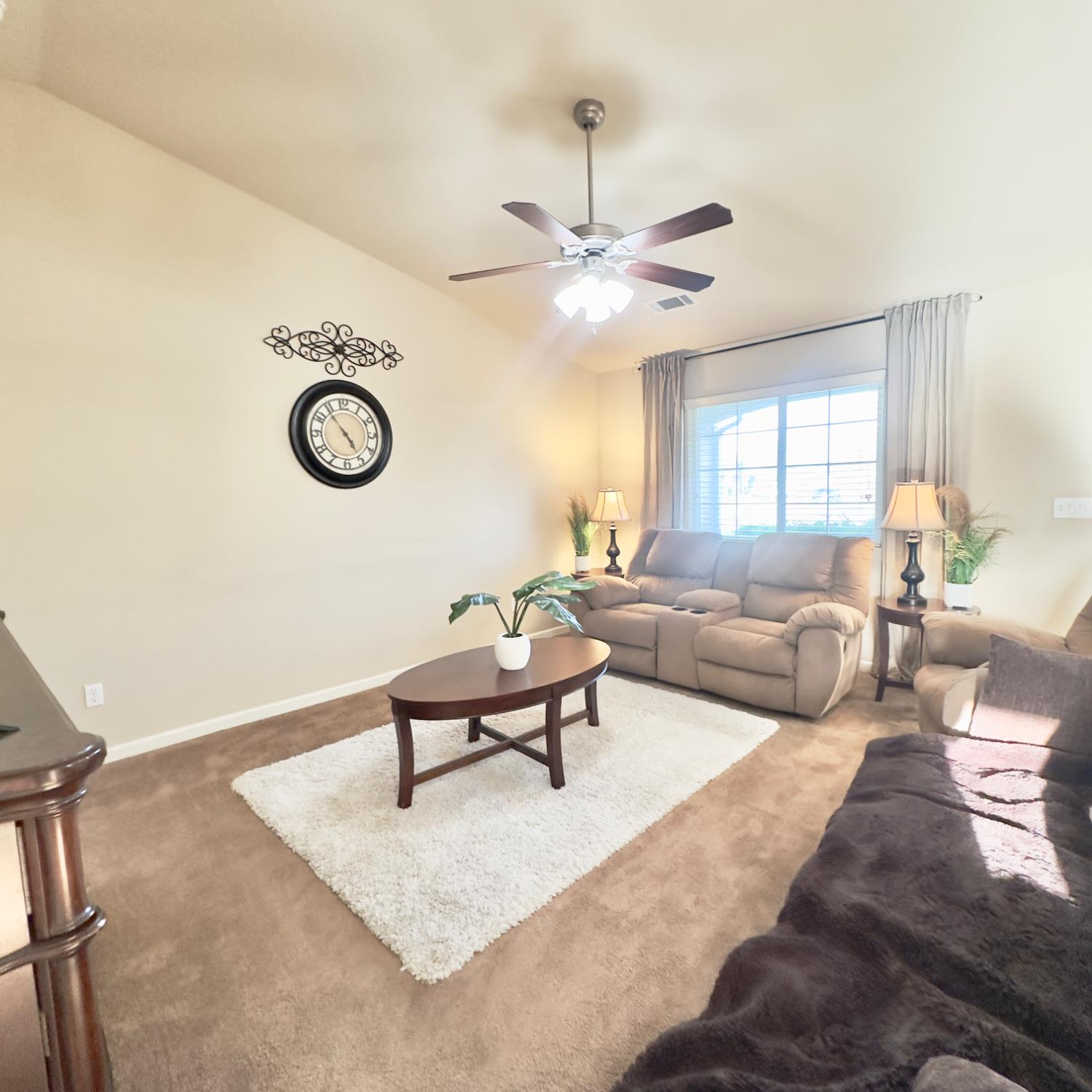 53 Dalton Ave, Sanger, CA 93657