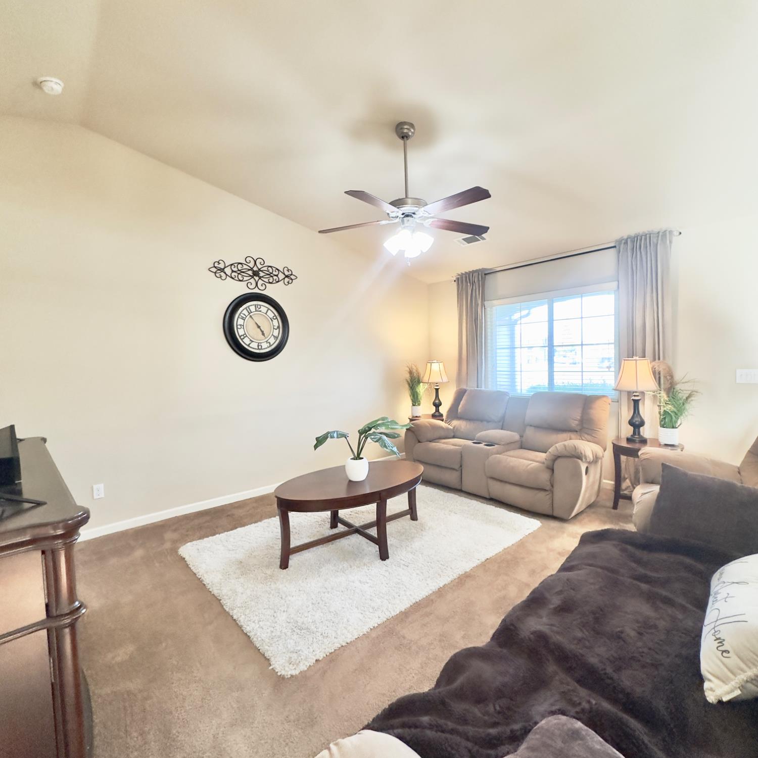 53 Dalton Ave, Sanger, CA 93657