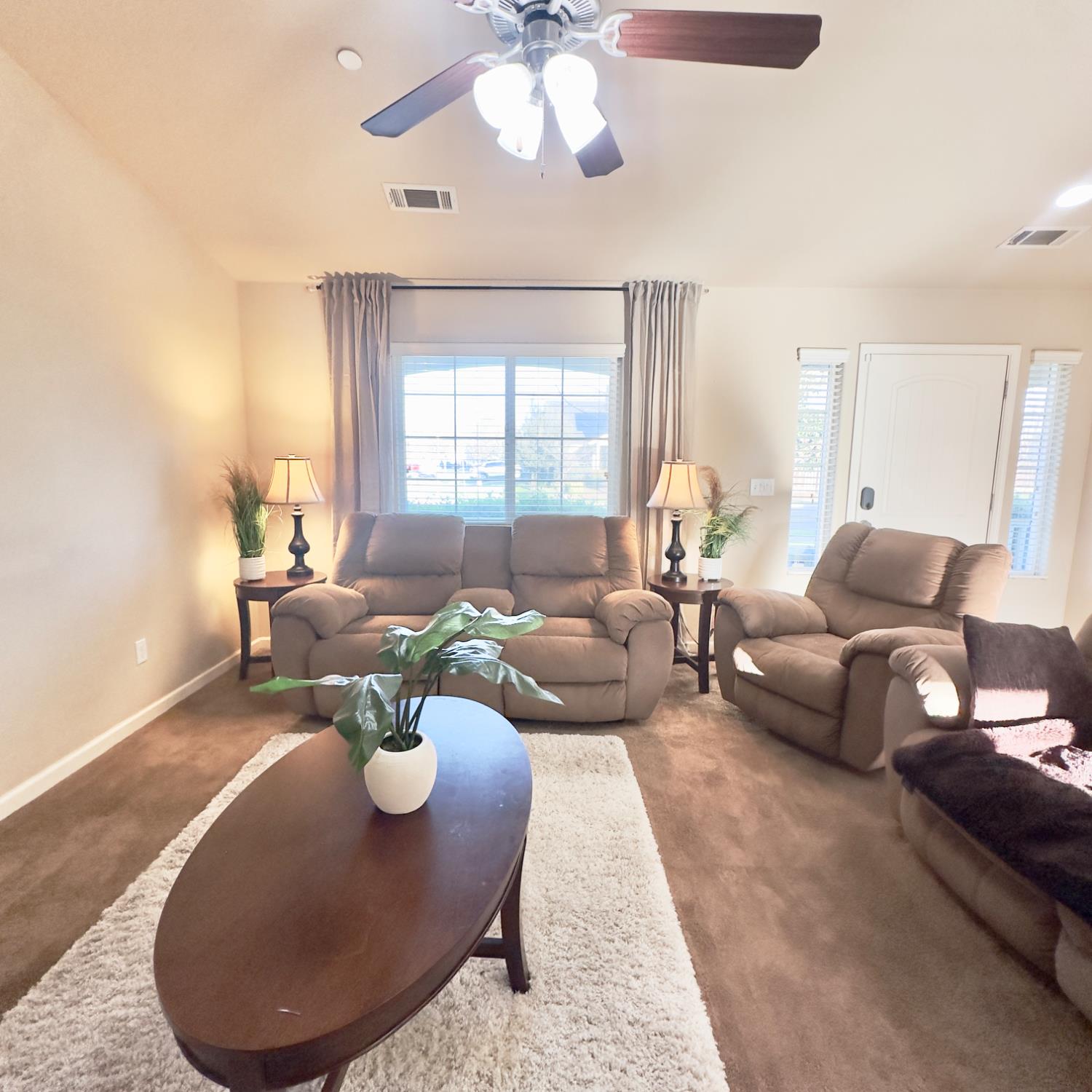 53 Dalton Ave, Sanger, CA 93657