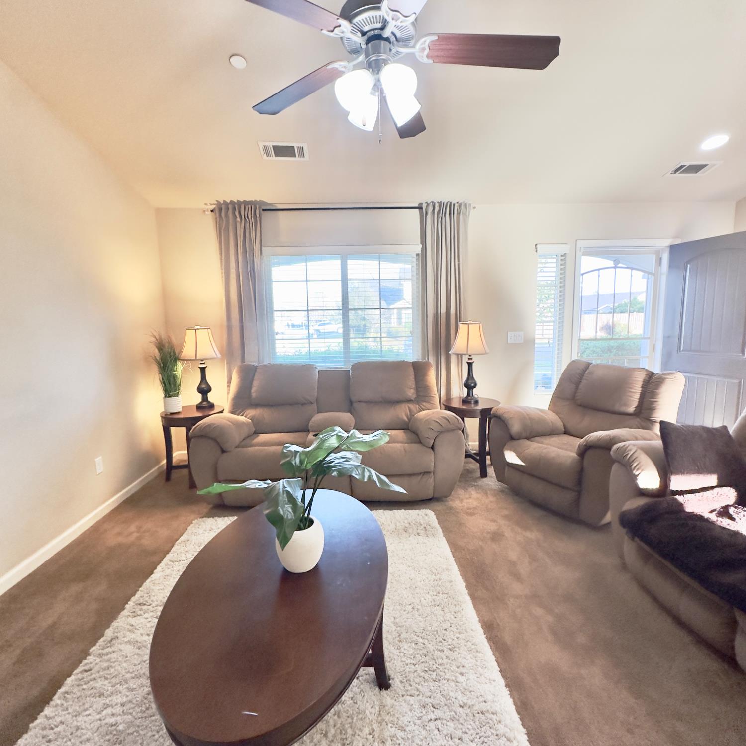 53 Dalton Ave, Sanger, CA 93657