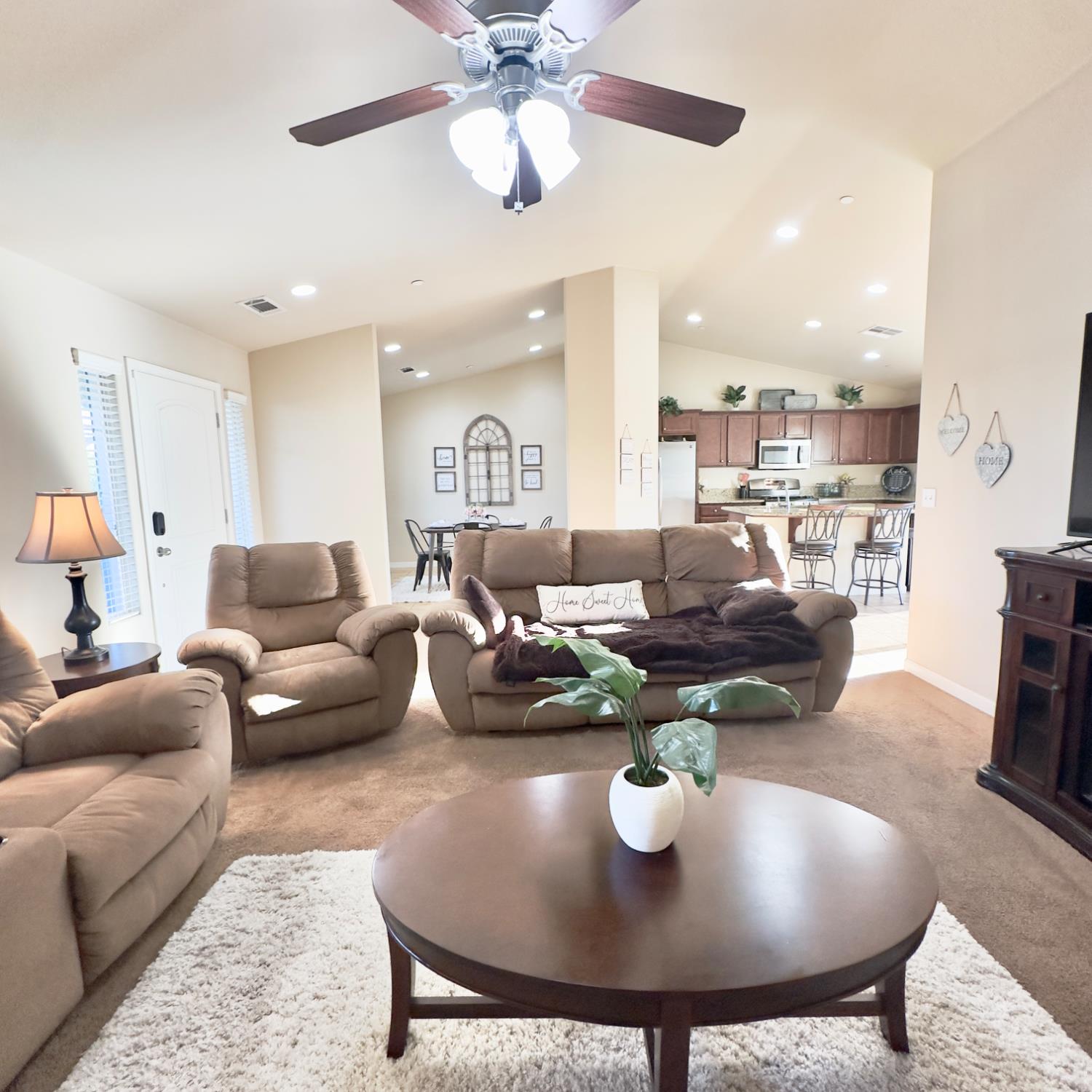 53 Dalton Ave, Sanger, CA 93657