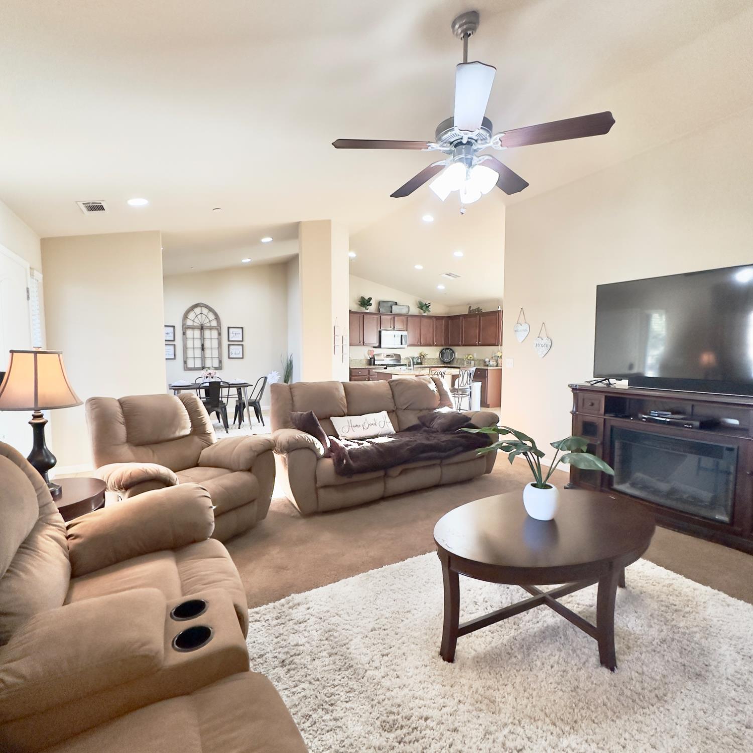 53 Dalton Ave, Sanger, CA 93657