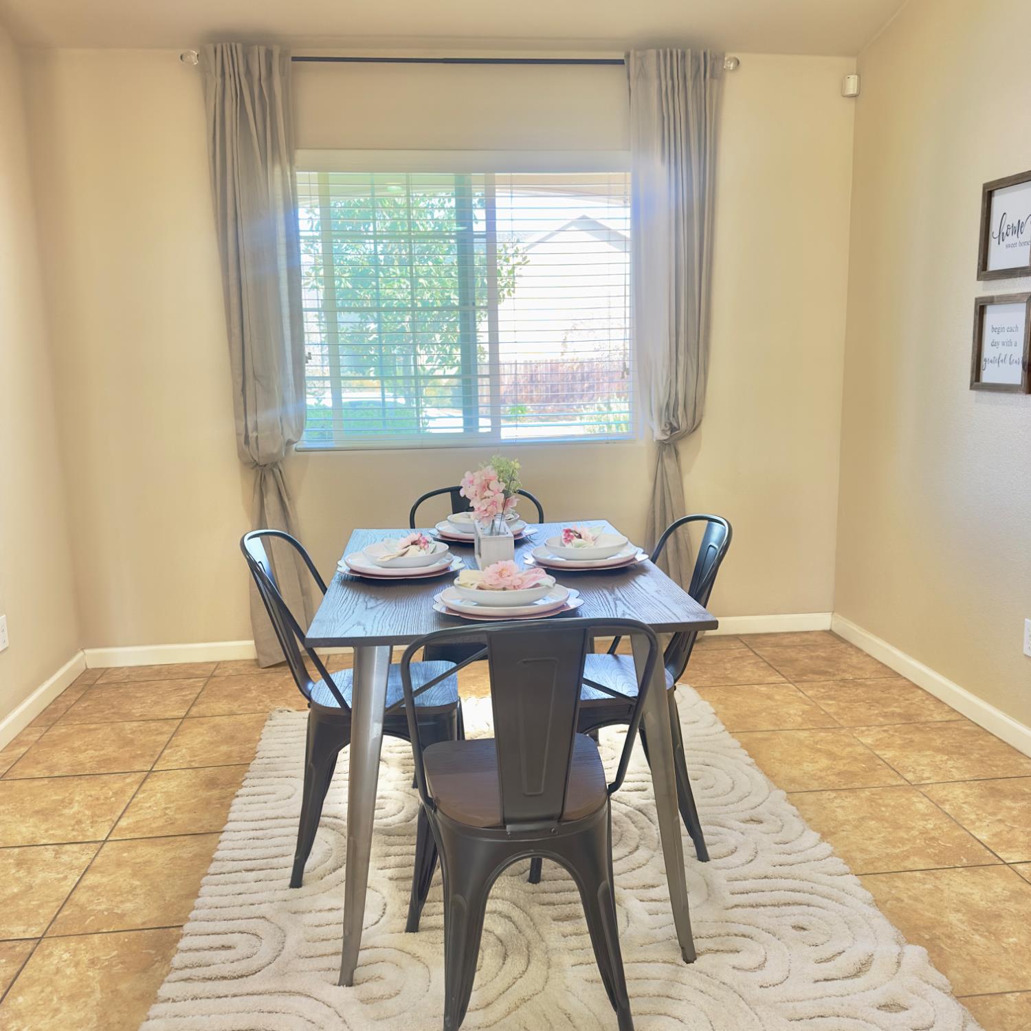 53 Dalton Ave, Sanger, CA 93657