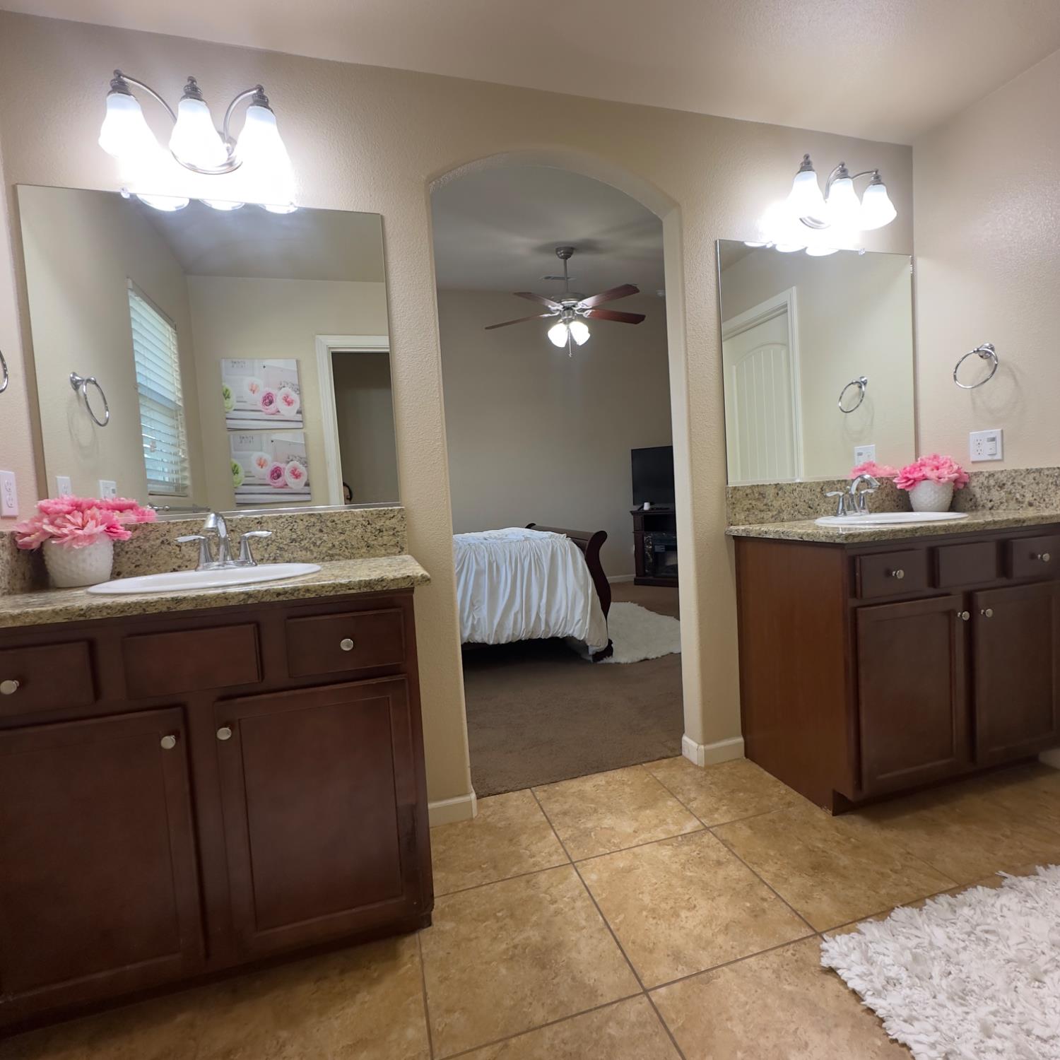 53 Dalton Ave, Sanger, CA 93657