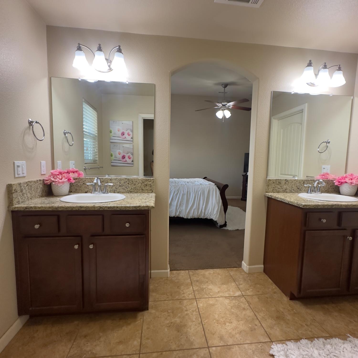 53 Dalton Ave, Sanger, CA 93657