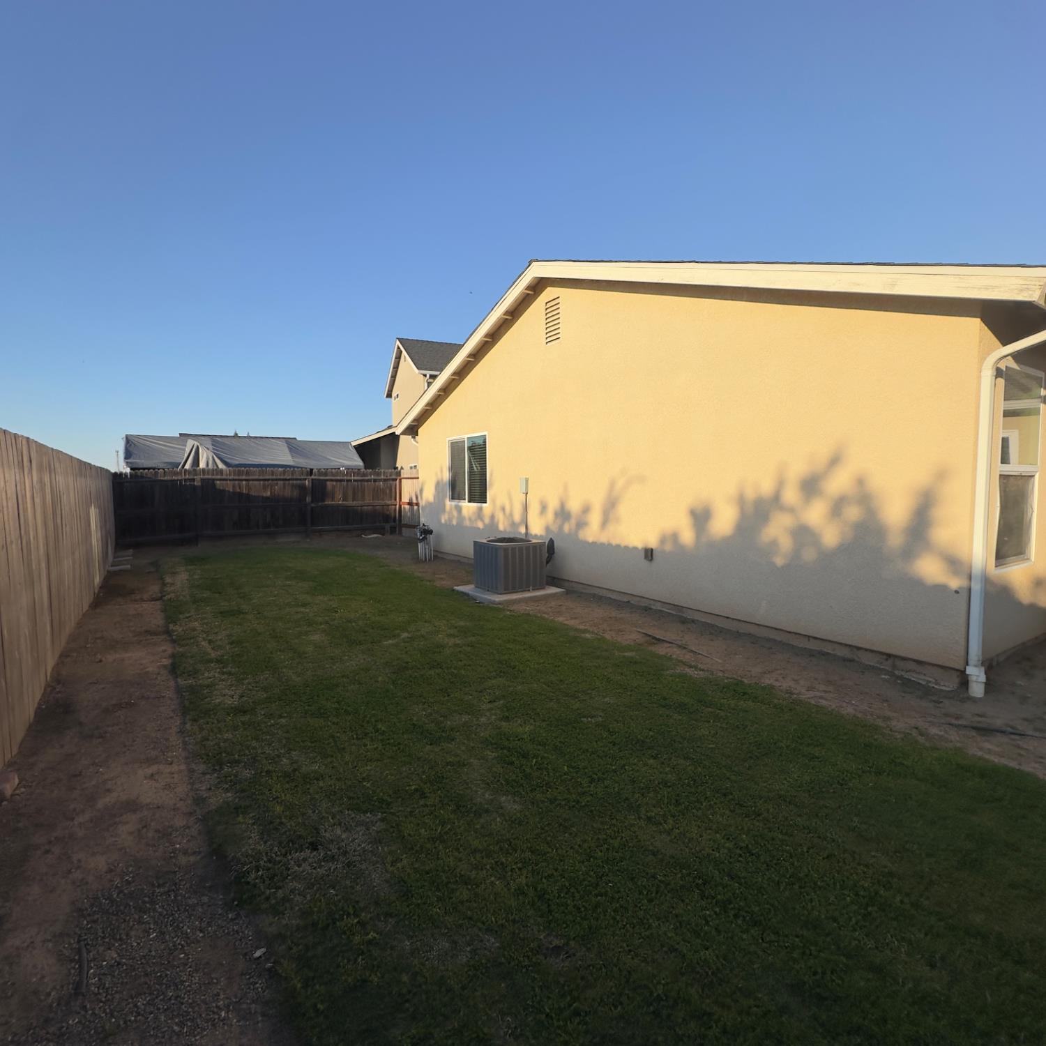 53 Dalton Ave, Sanger, CA 93657