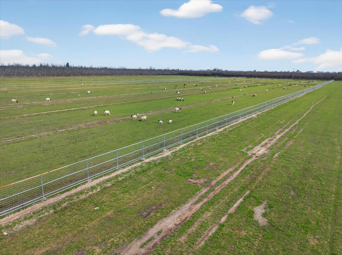 6873 20Th Ave, Lemoore, CA 93245