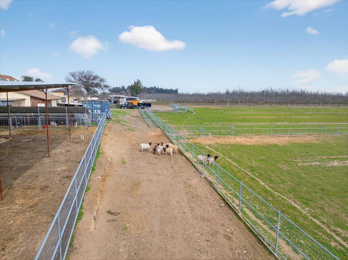 6873 20Th Ave, Lemoore, CA 93245