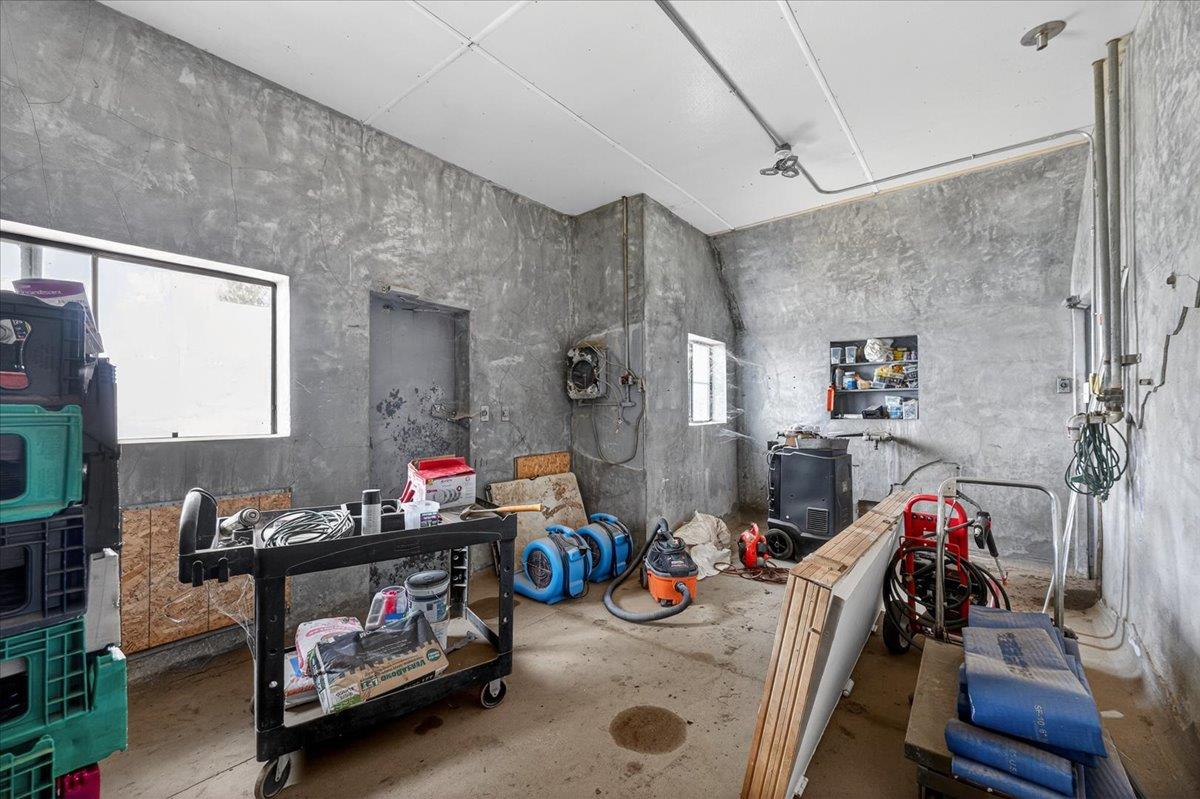 6873 20Th Ave, Lemoore, CA 93245