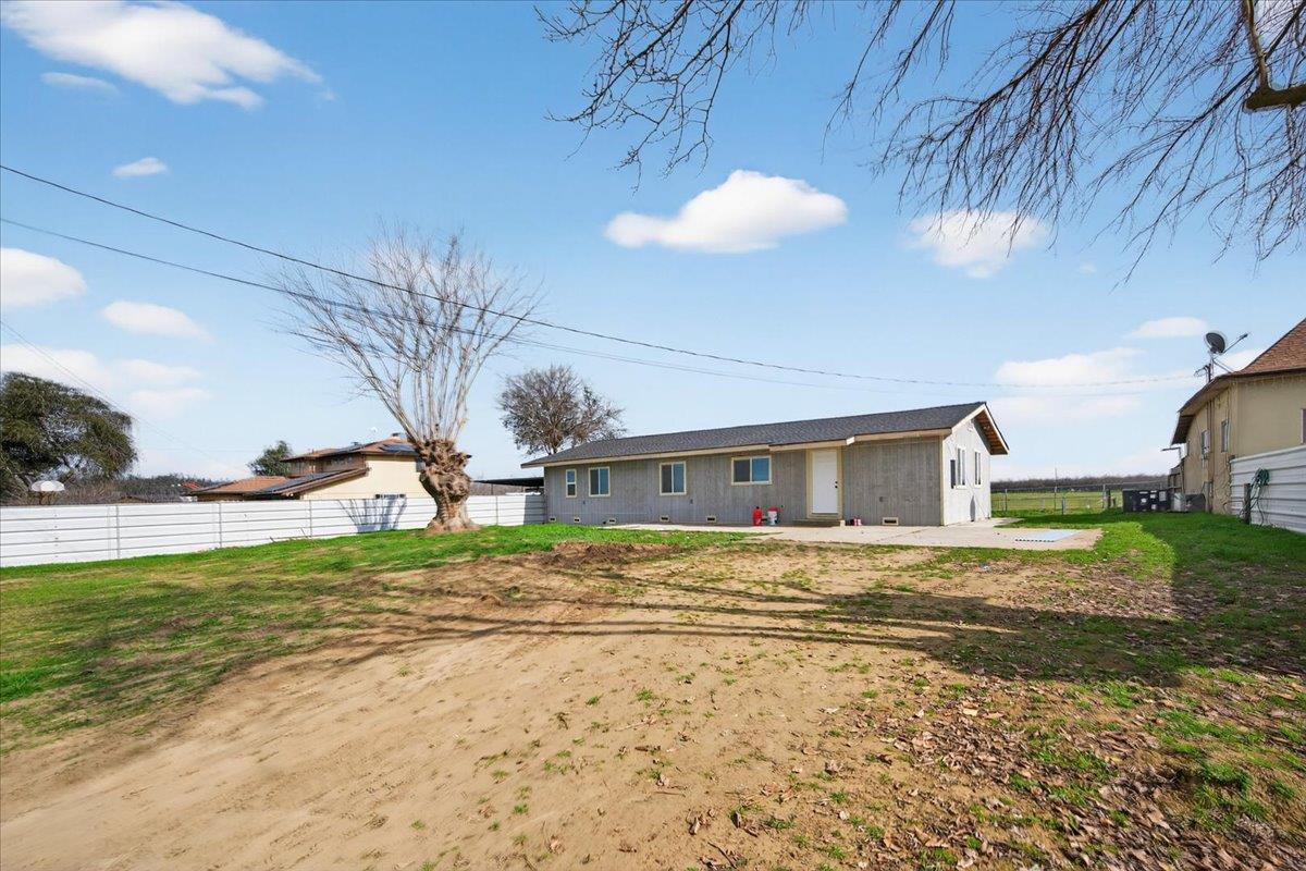 6873 20Th Ave, Lemoore, CA 93245
