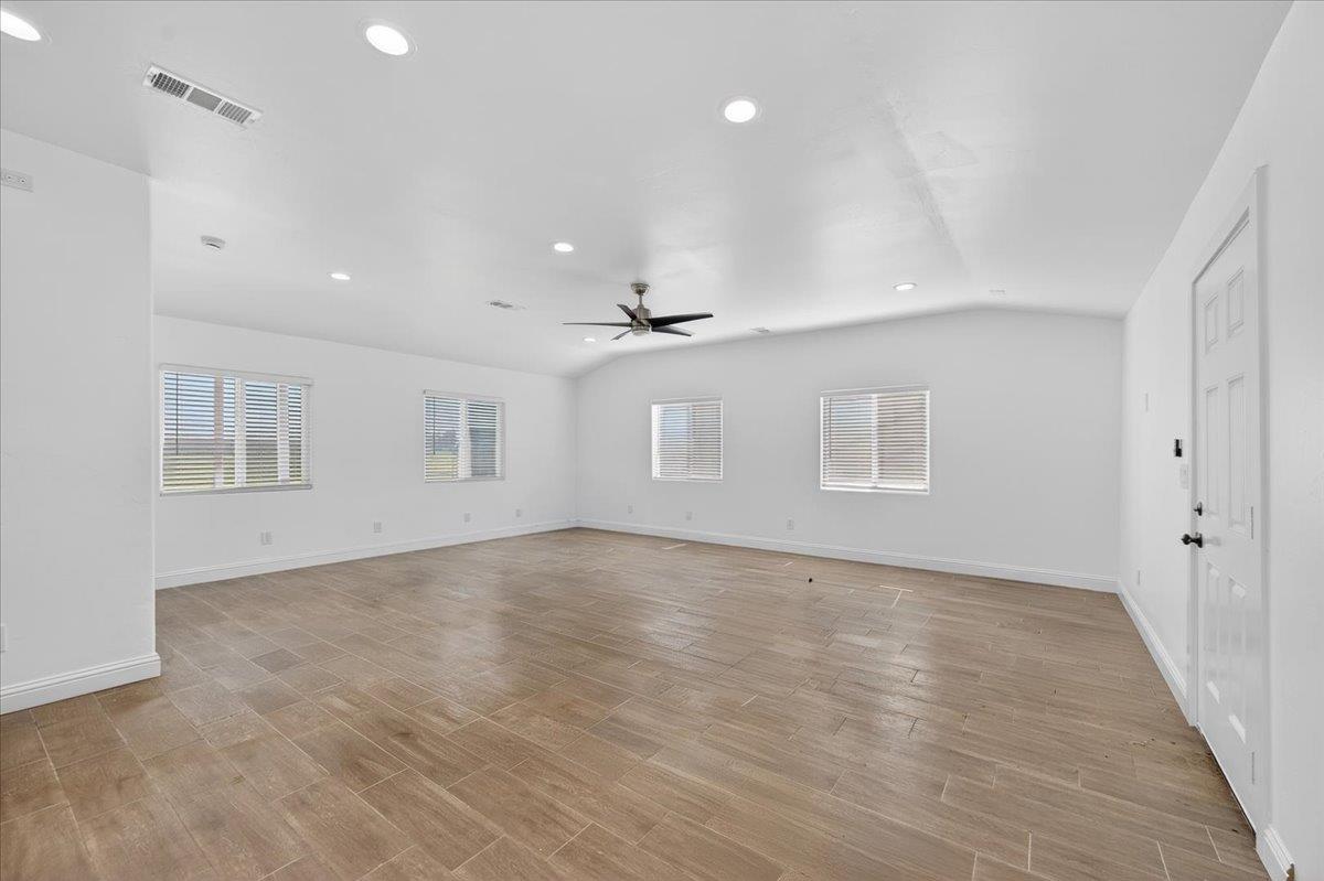 6873 20Th Ave, Lemoore, CA 93245