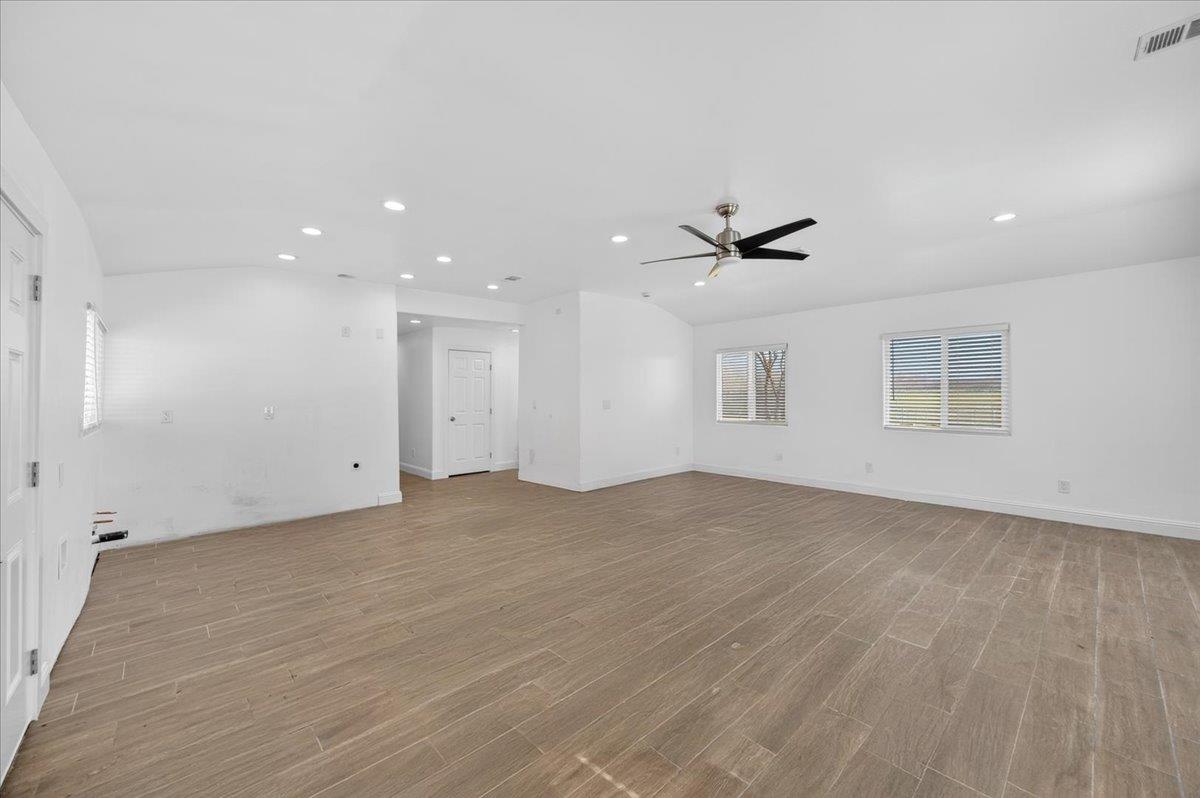 6873 20Th Ave, Lemoore, CA 93245