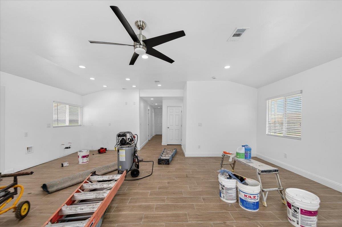 6873 20Th Ave, Lemoore, CA 93245