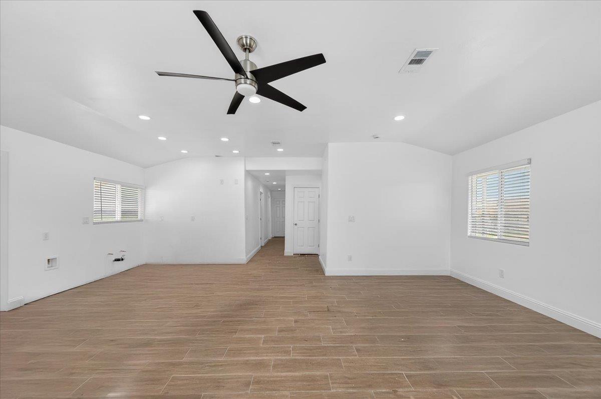 6873 20Th Ave, Lemoore, CA 93245